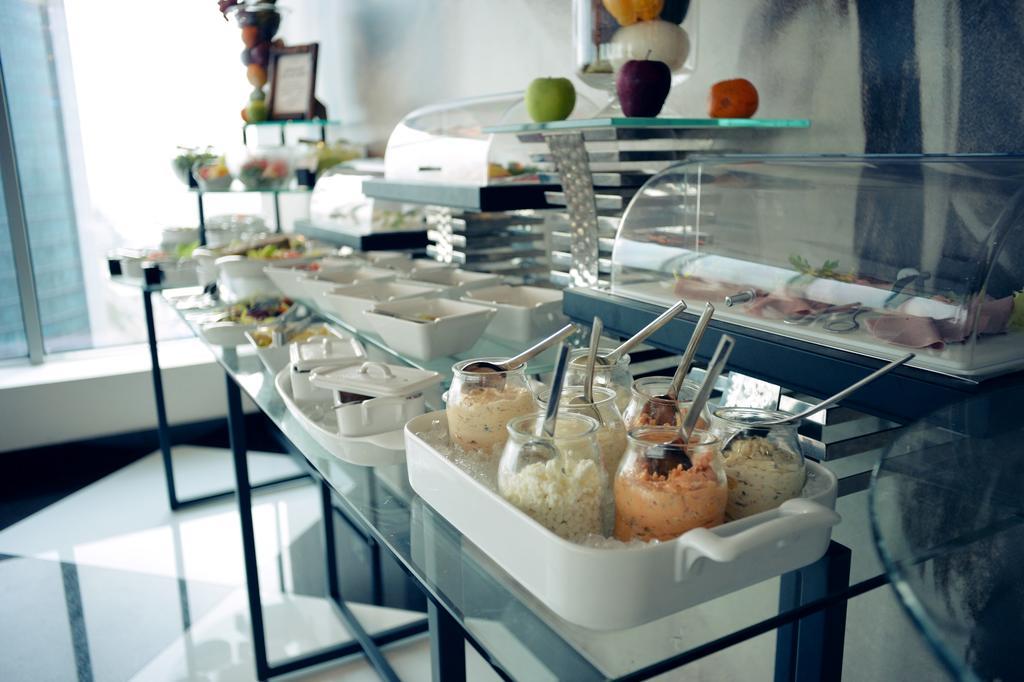 The Domain Bahrain Hotel And Spa - Adults Friendly 16 Years Plus Al Manamah Esterno foto A buffet at a hotel