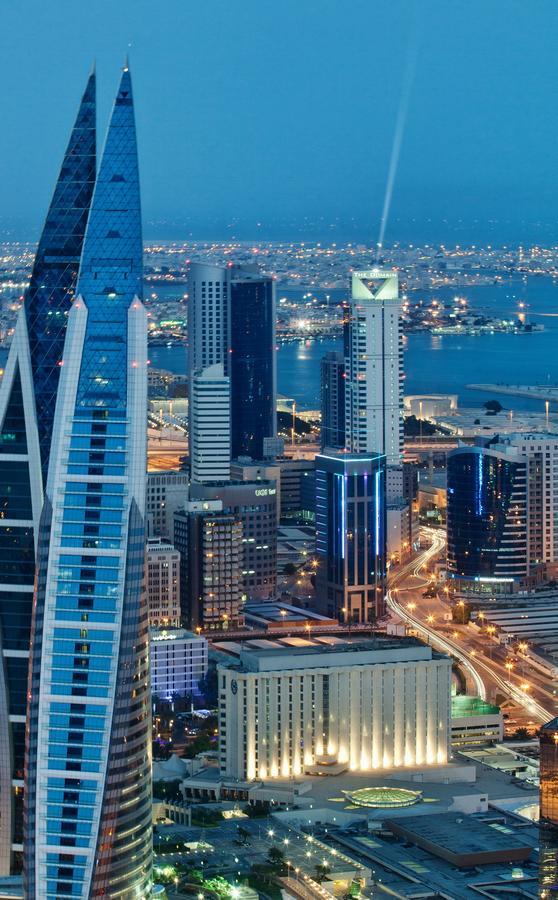 The Domain Bahrain Hotel And Spa - Adults Friendly 16 Years Plus Al Manamah Esterno foto Manama skyline